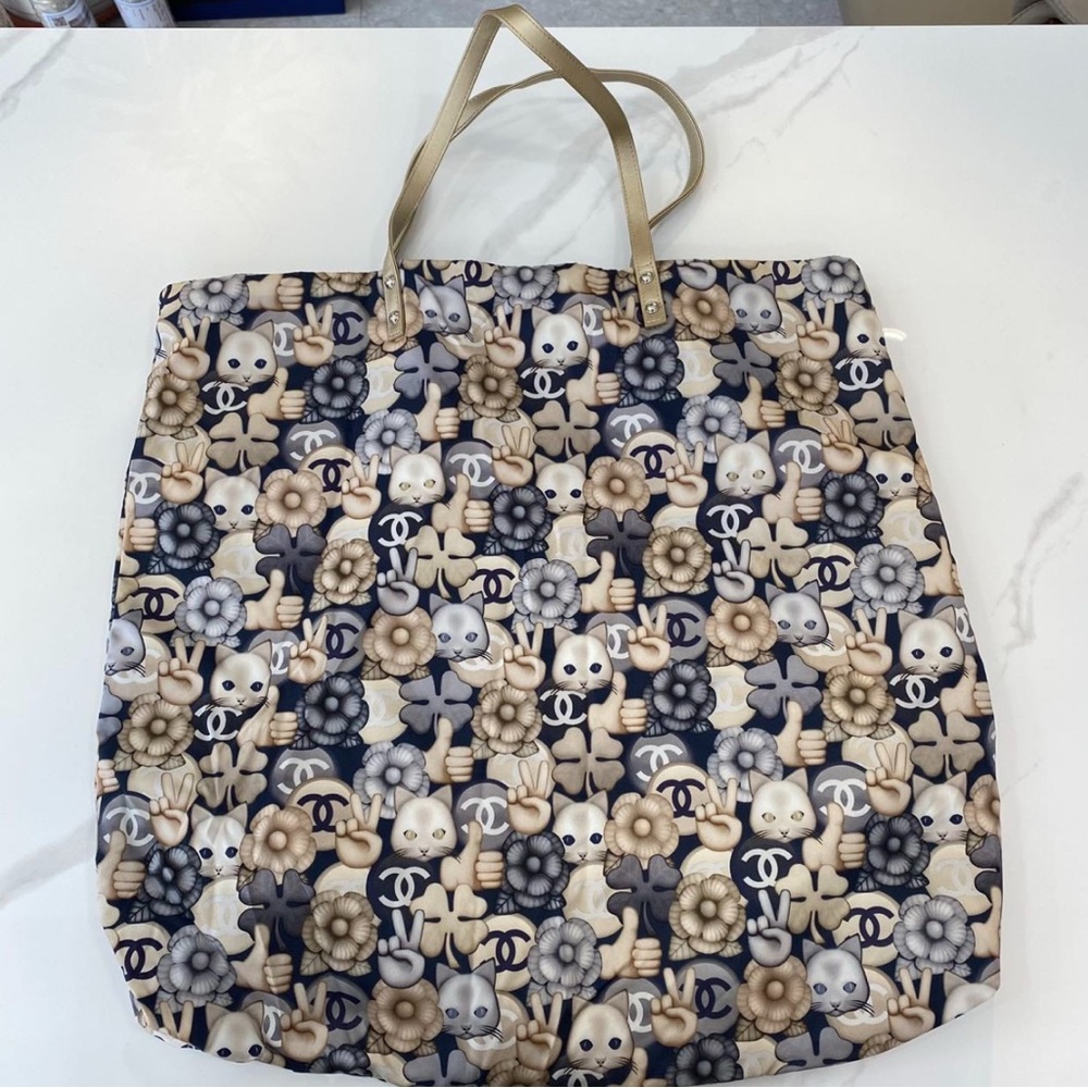 🚩steal authentic CHANEL Tote with Floral and Iconic Pattern - Black, Gray, Cream